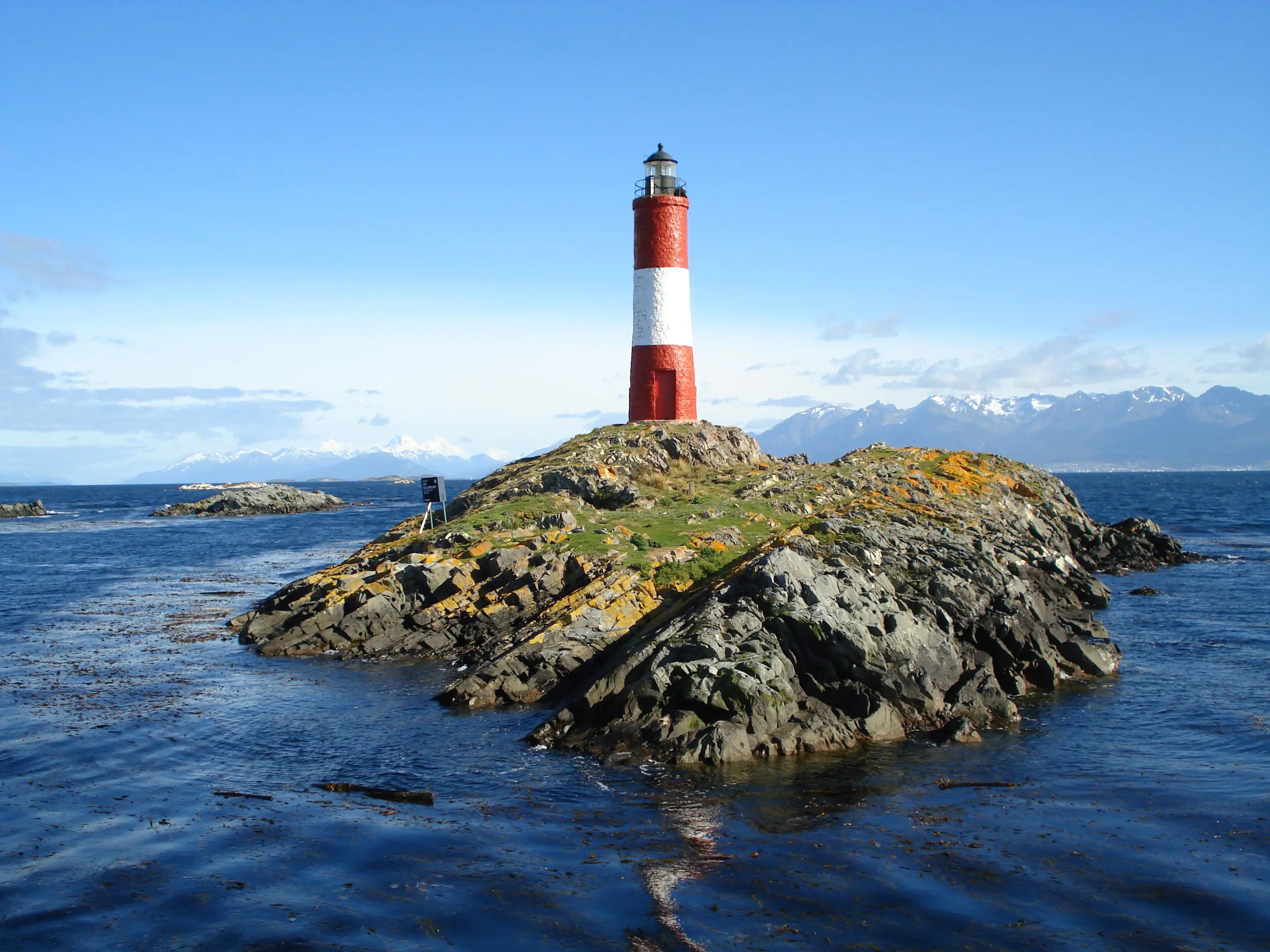 Navigation to Sea lion Island and Bird Island and Les Eclereurs Lighthouse